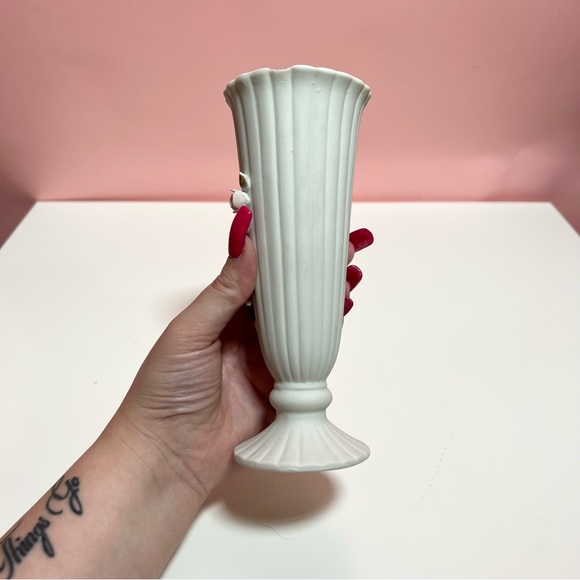 Vintage retro pastel floral rose vase - Picture 3 of 8